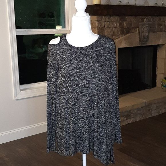 Democracy Size M Black and White Sweater - Picture 1 of 8